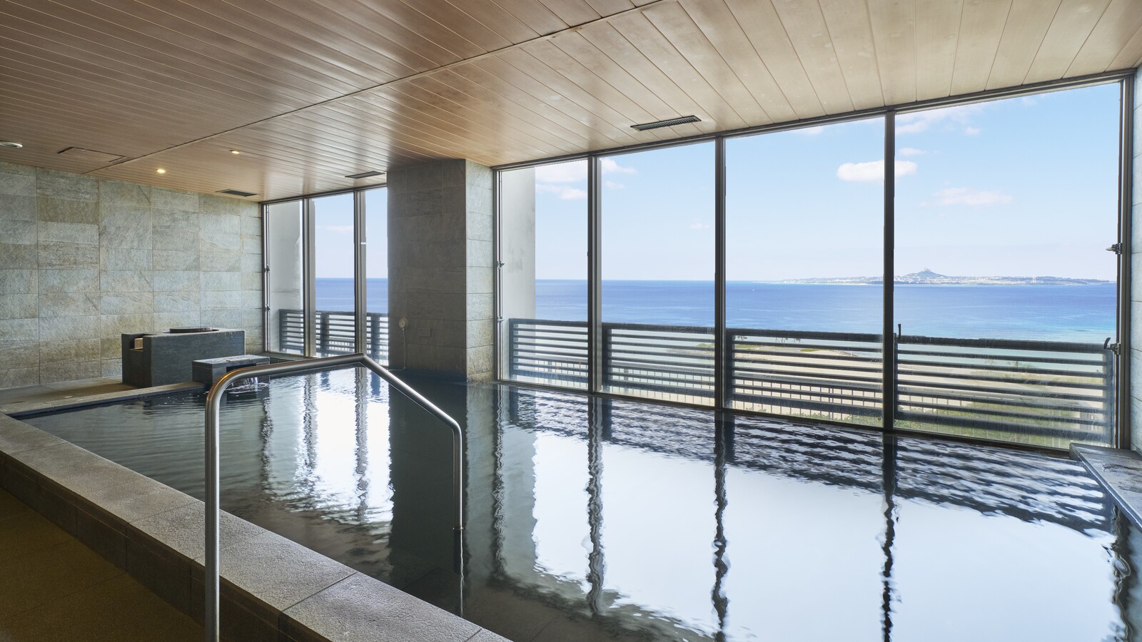 ジュラ紀温泉 美ら海の湯