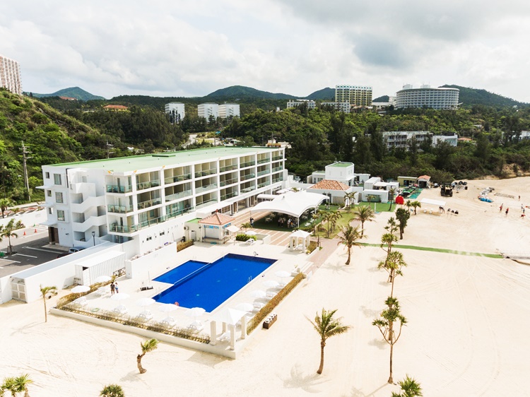 KARIYUSHI LCH.RESORT on The Beach 外観（空撮）